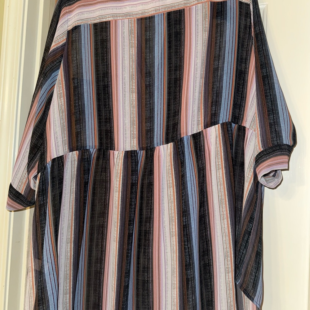 Striped Button-Up Tunic Top - Picture 3 of 3